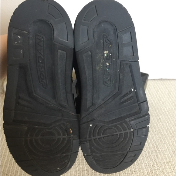 Like New! Jordan’s Fltclb 90s Youth size 13 - Picture 4 of 4